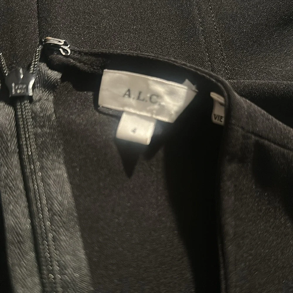 ALC back zip top - Picture 5 of 5